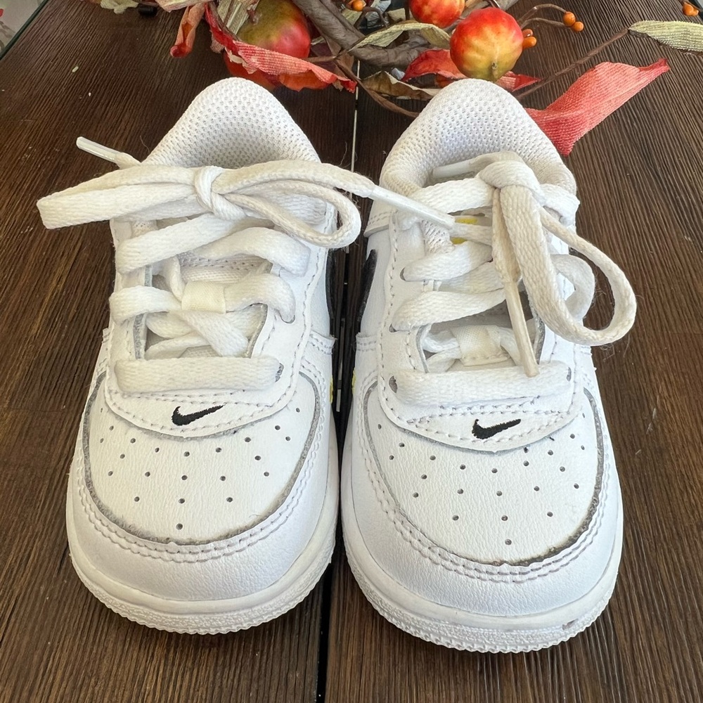 Toddler Nike Air Force 1 LV8 “Have a Nike Day” Shoes - Picture 2 of 9